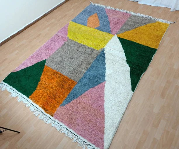 Boho Meets Brass: How to Style Handcrafted Rugs with Moroccan Pendant Lights